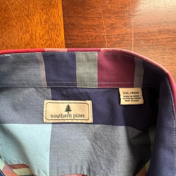 Men’s casual button down shirt. Size is XXL and in great condition. - Picture 6 of 6